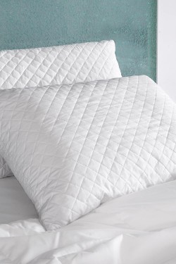 Yatas B 1469014 Piro 2-Piece Quilted Pillow, Standard