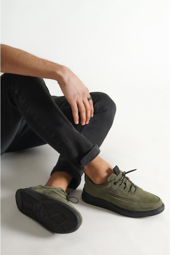 Couleur verte de chaussures confortables d'hommes confortables de daim de cuir véritable occasionnels