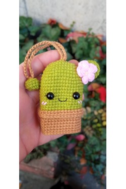 Arife Hanım Amigurumi 手工制作的钥匙扣，可存放钥匙