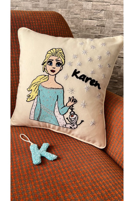 Arife Hanım Punch Handcrafted Frozen Design Pillow Case (special design) 100% Coton yarn is used. Personalized Design is Made.