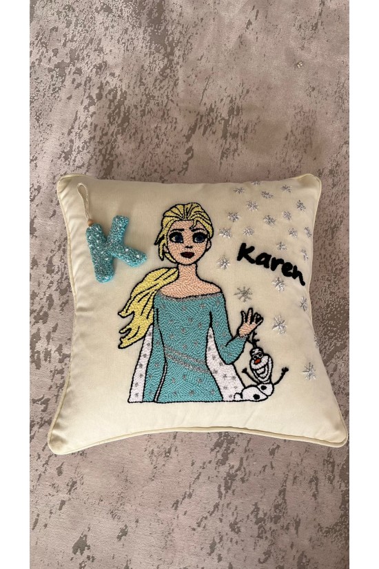 Arife Hanım Punch Handcrafted Frozen Design Pillow Case (special design) 100% Coton yarn is used. Personalized Design is Made.